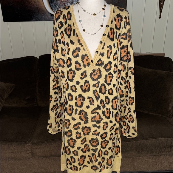 Lucky & Blessed • Women • Safari Design • Large • Brown/ Black •Tunic Sweater - Picture 11 of 16